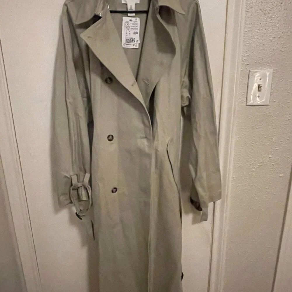 H&M - Picture 2 of 2